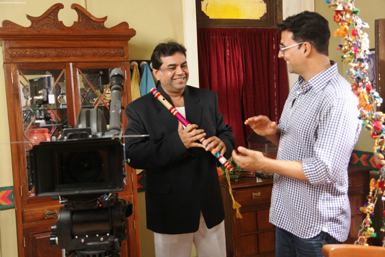 Akshay Kumar & Paresh Rawal on shooting of OH MY GOD!