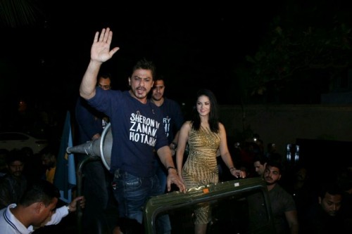 Shahrukh Khan With Sunny Leone At The Party
