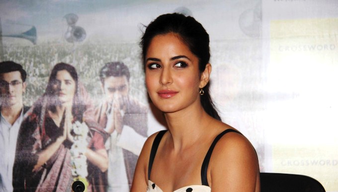 Katrina Kaif attends RAAJNEETI book launch 15