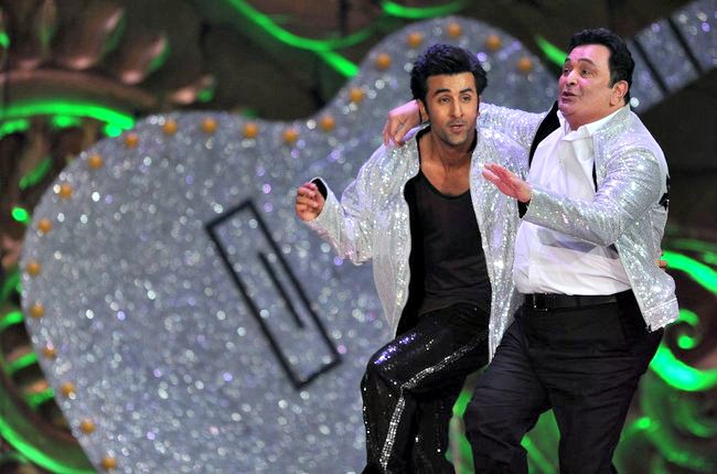 Rishi Kapoor & Ranbir Kapoor perform at IIFA Awards 1