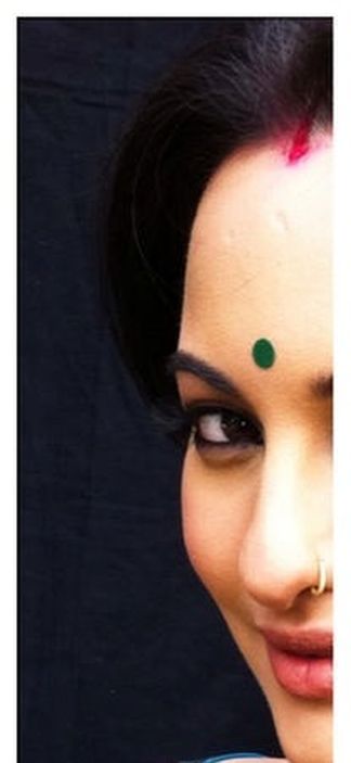 Sonakshi Sinha's first look from DABANGG 2 shoot
