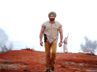 2nd Day Saturday Box Office Collection Of SINGH SAABTHE GREAT