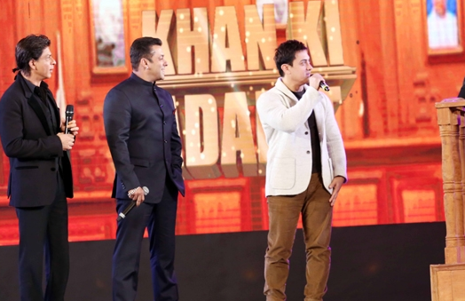 21 years of Aap Ki Adalat: The 3 khans share stage during the grand celebration