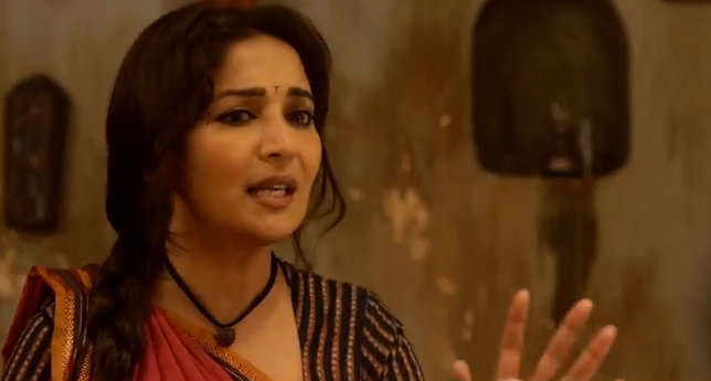 "Bina laathi aur talwaar ke" - Madhuri Dixit | Dialogue Promo 2 | Gulaab Gang