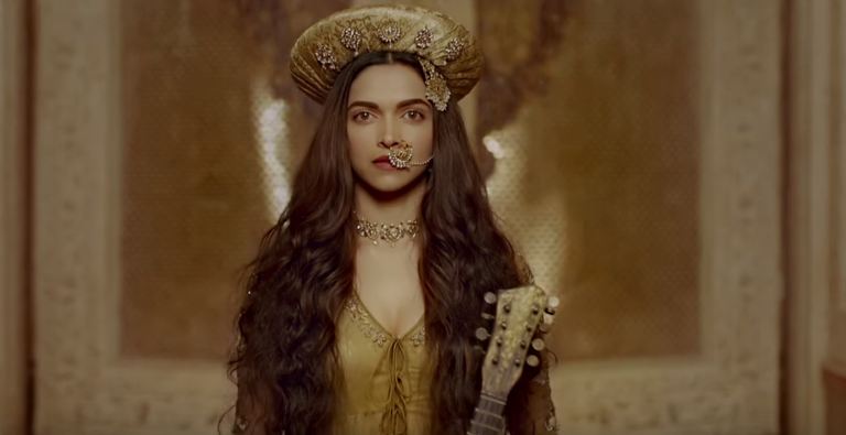 Deewani Mastani | EXCLUSIVE Video Song | Bajirao Mastani | Deepika Padukone, Ranveer Singh, Priyanka