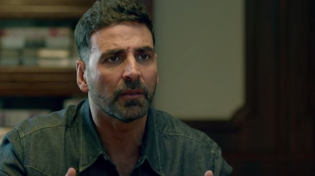 AIRLIFT Dialogue Promo - Ek Bande Ka Roz Phone Aata Hai Mujhe Yaar, Jawaab Kya Doon Use