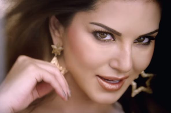 Hug Me - FULL VIDEO | Beiimaan Love | Sunny Leone & Rajniesh Duggall | Kanika Kapoor & Raghav Sachar