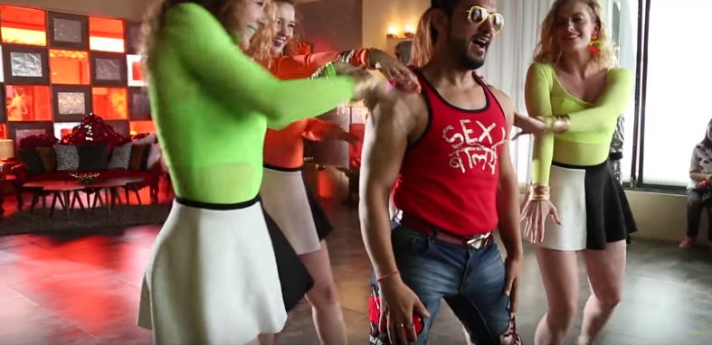 Making of Sexy Baliye | Secret Superstar | Aamir Khan | Mika Singh | Sanya Malhotra | Diwali 2017